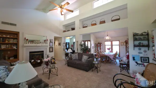 6109 SPRING VALLEY DRIVE, Bakersfield, CA 93308
