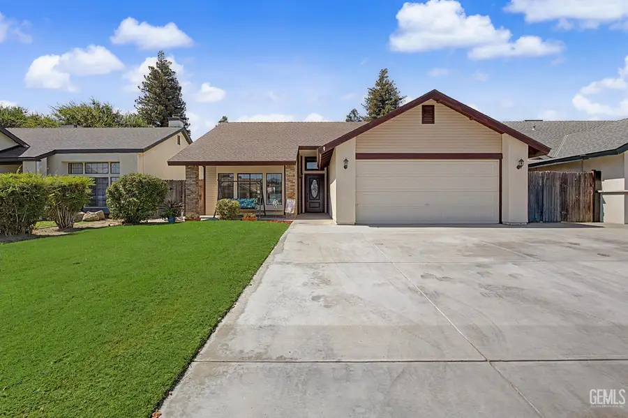 6501 AMBERGROVE STREET, Bakersfield, CA 93313 - #2