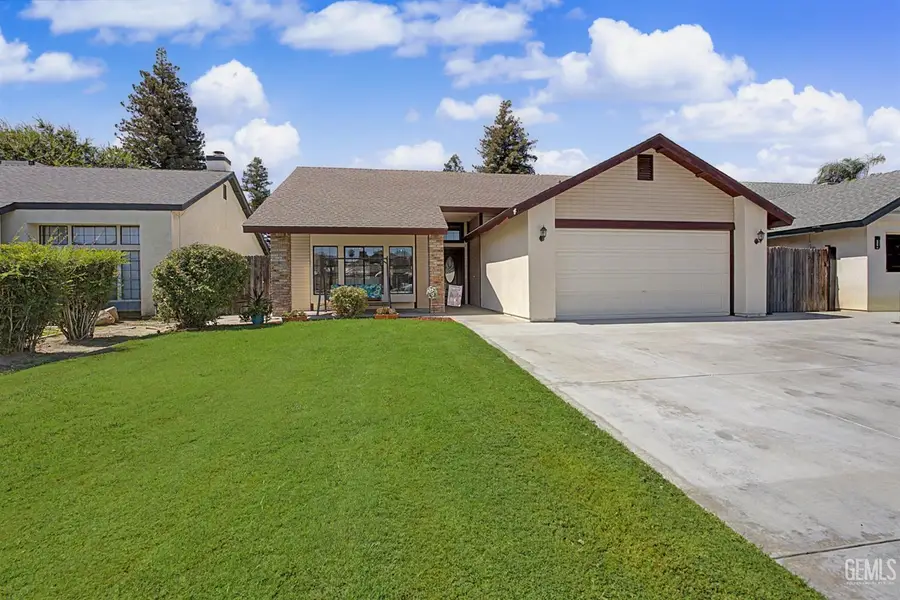 6501 AMBERGROVE STREET, Bakersfield, CA 93313 - #3