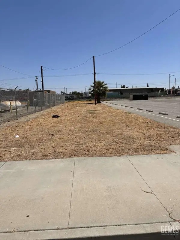 1224 GLENWOOD STREET, Delano, CA 93215