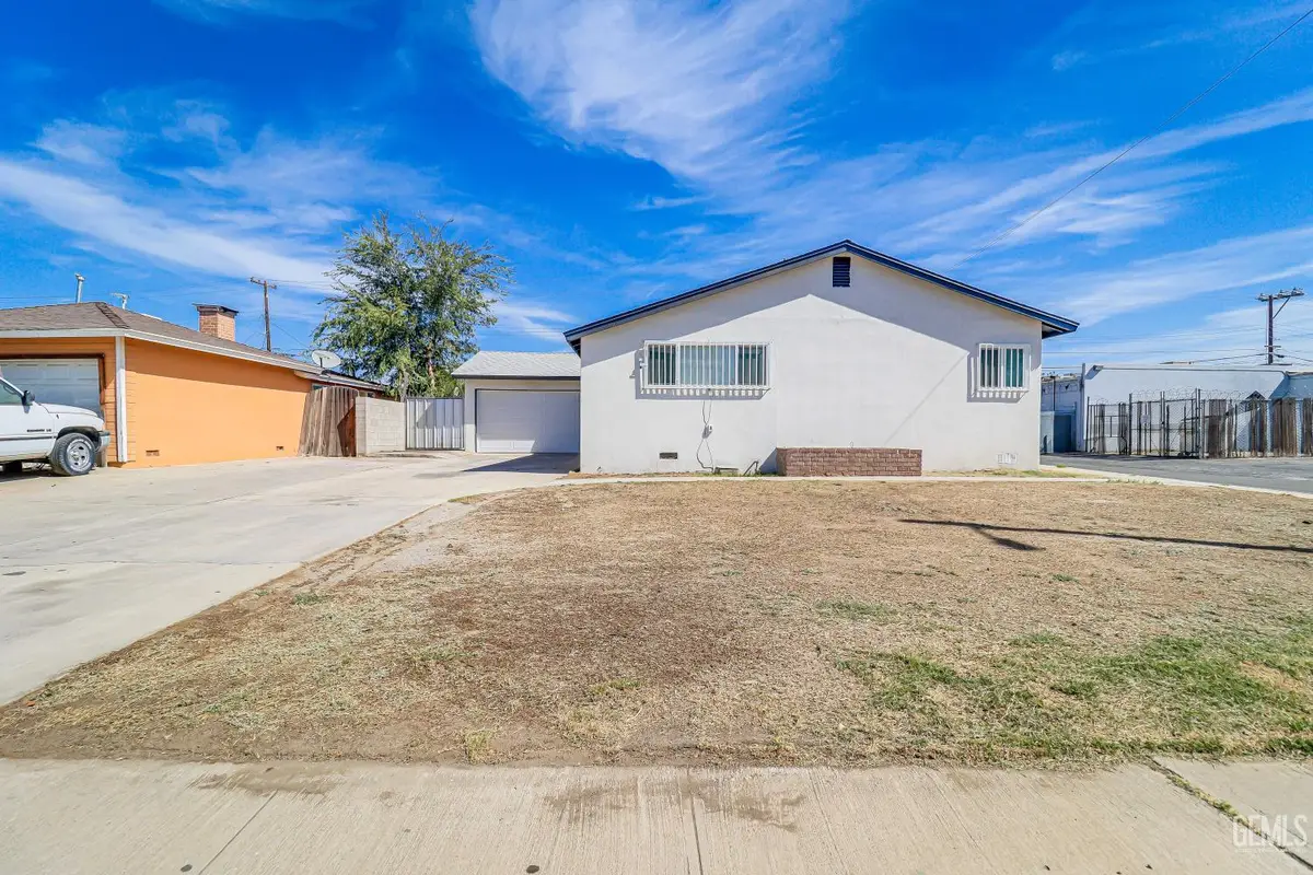 1720 MONTGOMERY AVENUE, Bakersfield, CA 93304 - #1