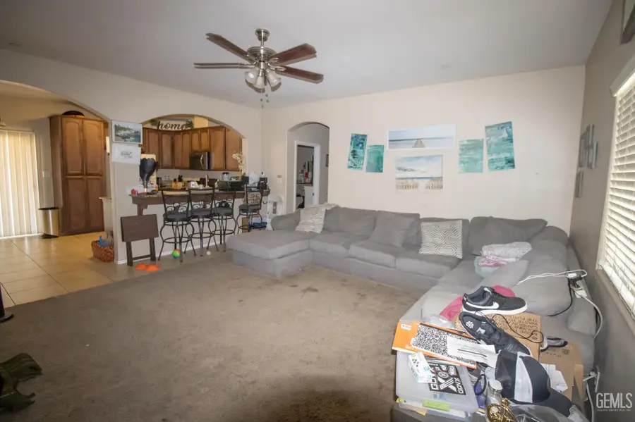 319 COUNT FLEET WAY, Bakersfield, CA 93307 - #2