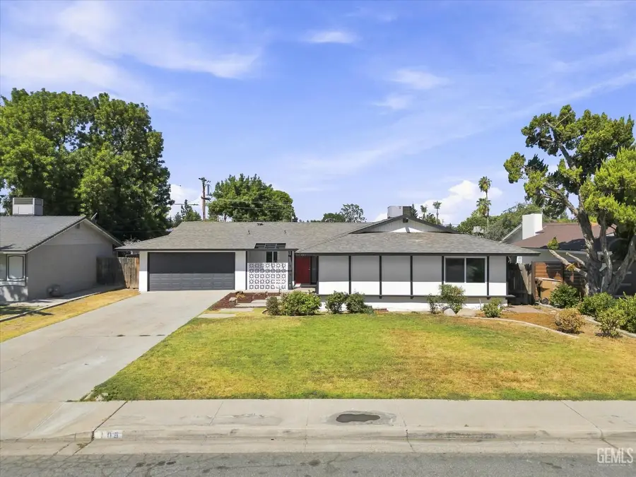 109 BLANDING COURT, Bakersfield, CA 93309 - #2