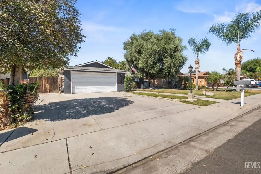 6904 CEDARCREST AVENUE, Bakersfield, CA 93308 - #2