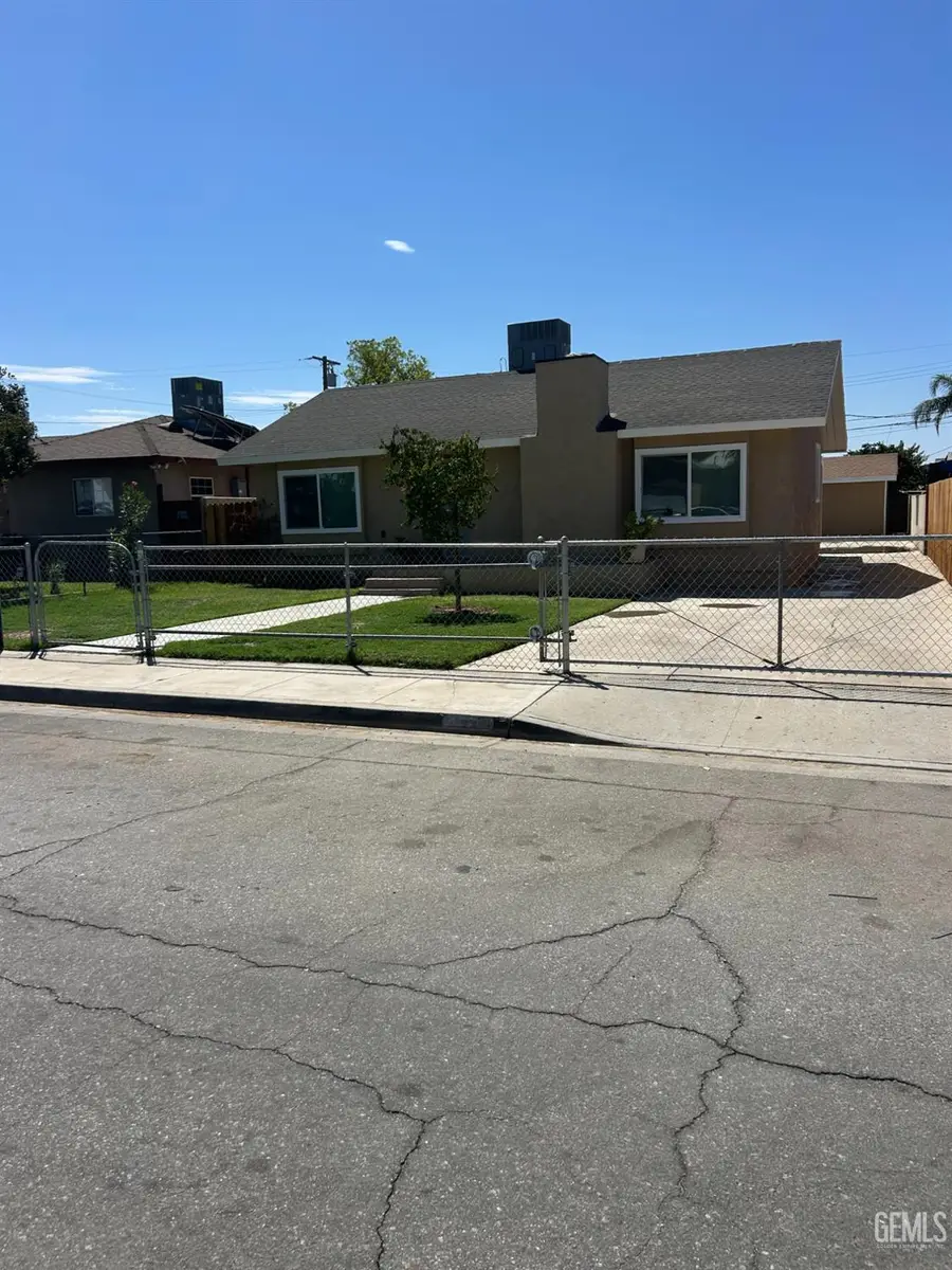 321 MARIPOSA AVENUE, Bakersfield, CA 93307 - #3