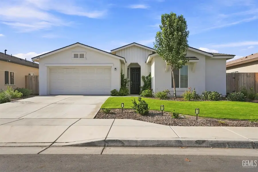 913 MACCLESFIELD STREET, Bakersfield, CA 93307 - #2