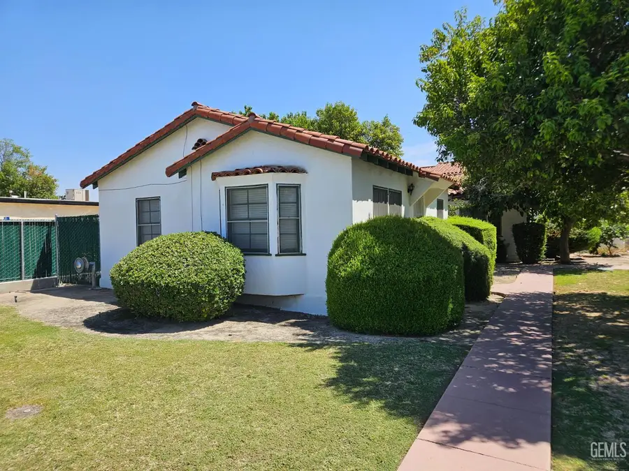 2300 D STREET, Bakersfield, CA 93301 - #2
