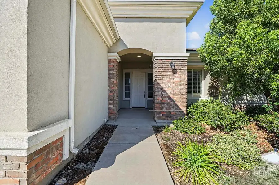 5704 WISTERIA VALLEY ROAD, Bakersfield, CA 93306 - #3