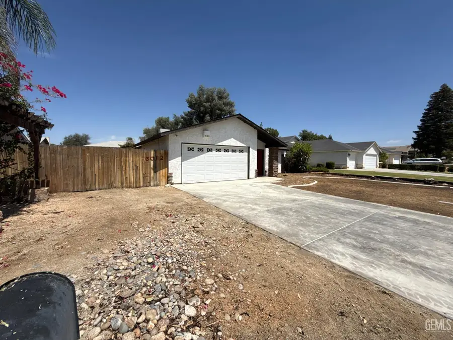 6012 AUBURN OAKS DRIVE, Bakersfield, CA 93306 - #2