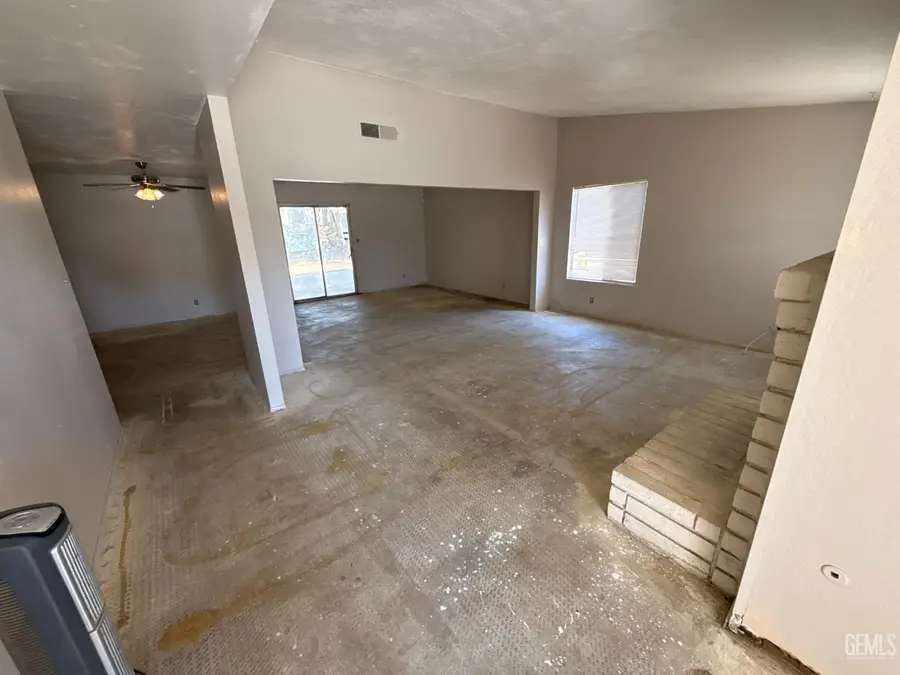 6012 AUBURN OAKS DRIVE, Bakersfield, CA 93306 - #3