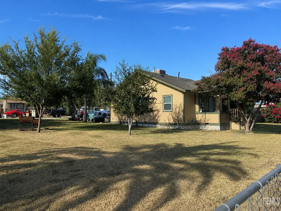 518 ROBERTS LANE, Bakersfield, CA 93308 - #2