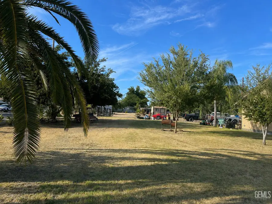 518 ROBERTS LANE, Bakersfield, CA 93308 - #3