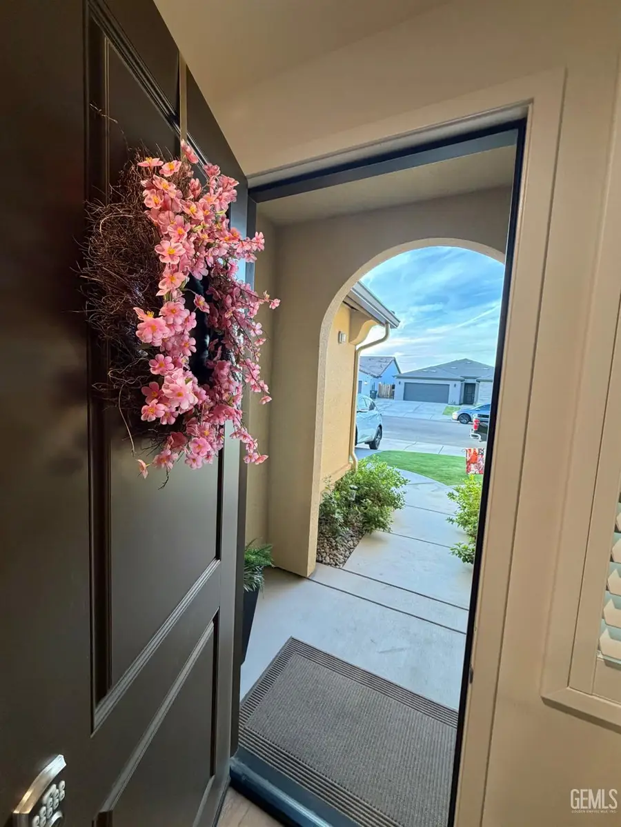 8521 AVON STREET, Bakersfield, CA 93314 - #3