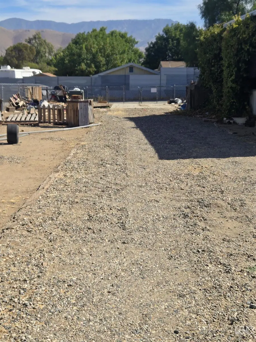 9109 NAVAJO AVENUE, Weldon, CA 93283 - #2