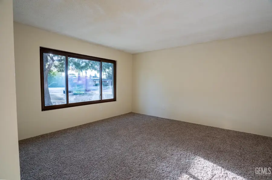 5804 CHANDLER WAY, Bakersfield, CA 93307 - #3