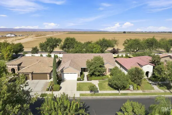 3113 BARROWBY STREET, Bakersfield, CA 93311
