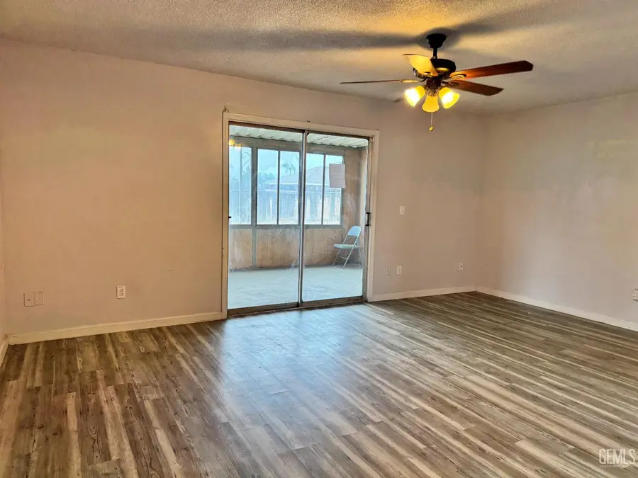 423 HELEN WAY, Bakersfield, CA 93307 - #2