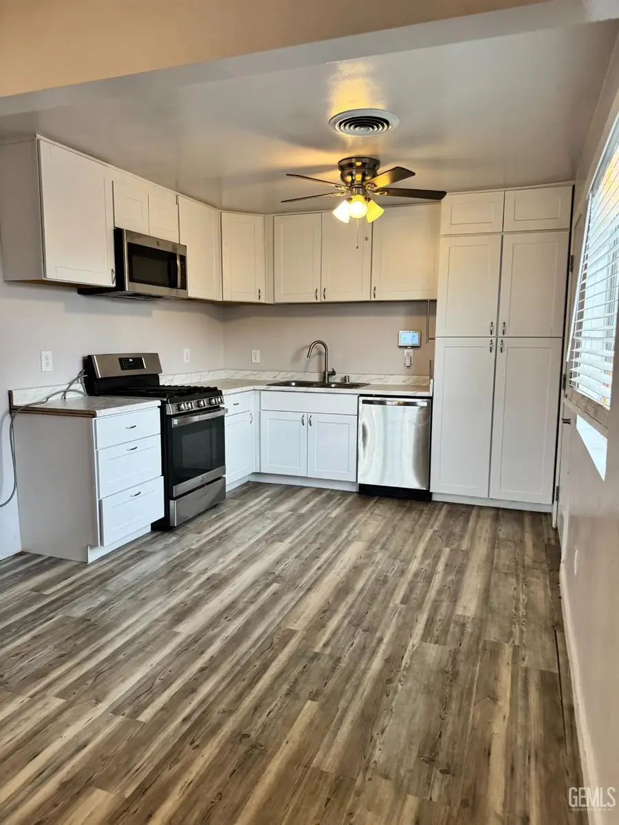 423 HELEN WAY, Bakersfield, CA 93307 - #3