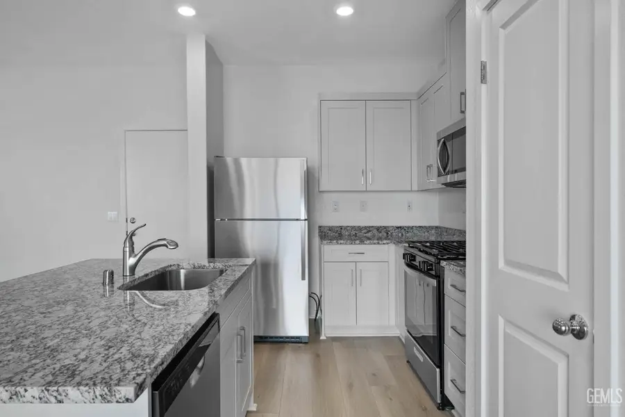 1241 ACALA PLACE, Shafter, CA 93263 - #2