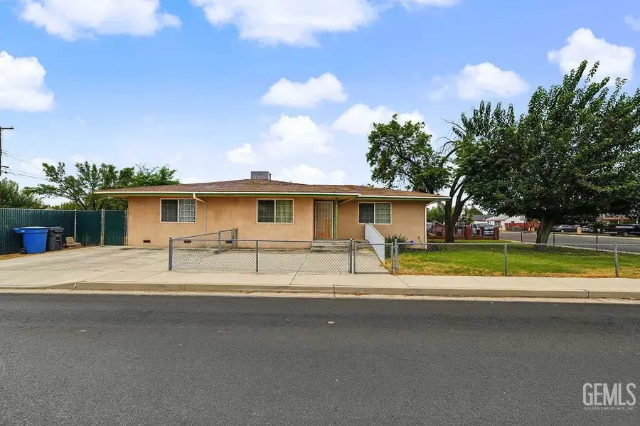 630 BELMONT STREET, Delano, CA 93215 - #3