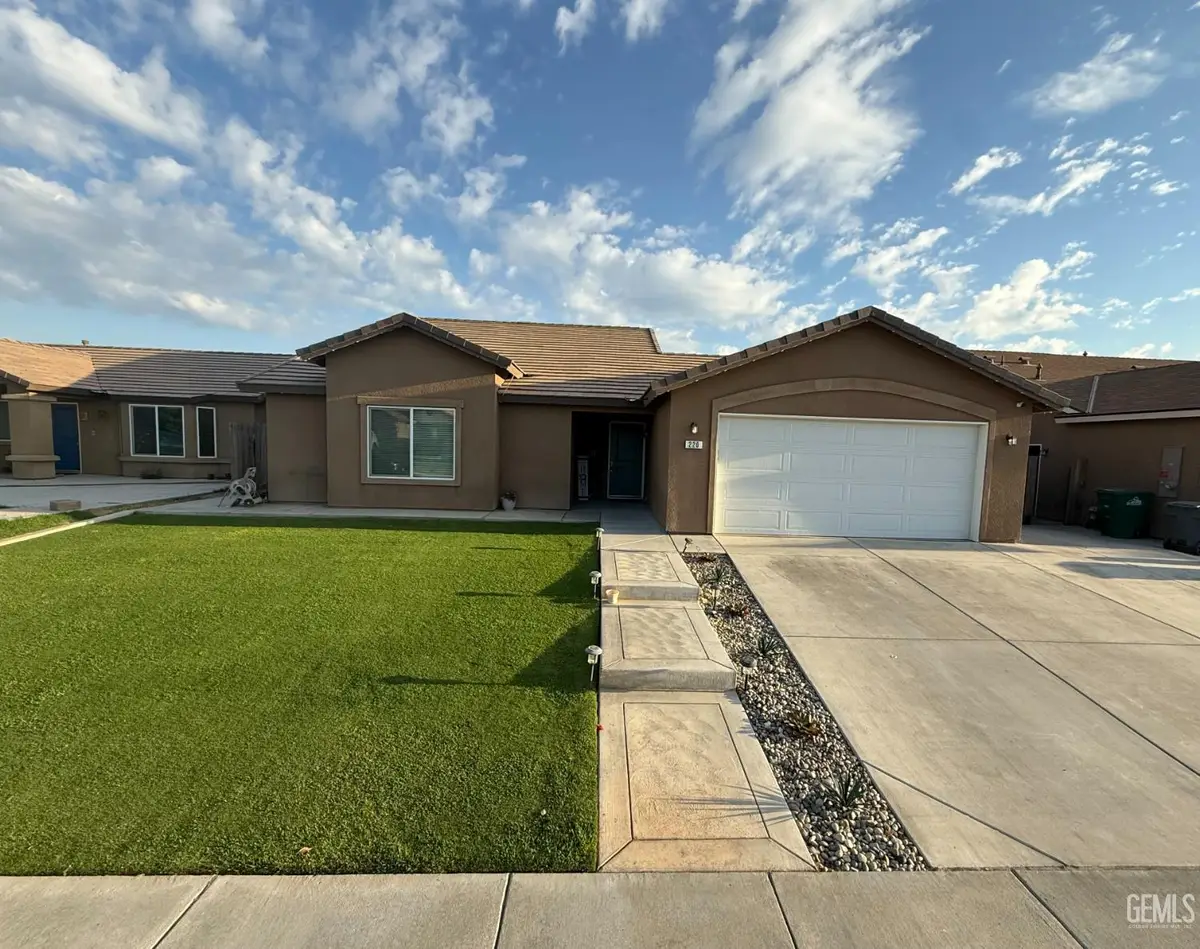 220 HILL AVENUE, Delano, CA 93215 - #1