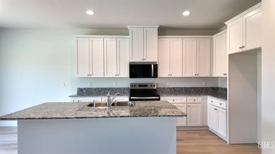 1505 FISHER DRIVE, Bakersfield, CA 93307 - #3