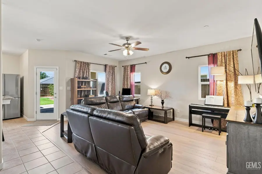 10826 AVENIDA FRASCA DRIVE, Bakersfield, CA 93311 - #3