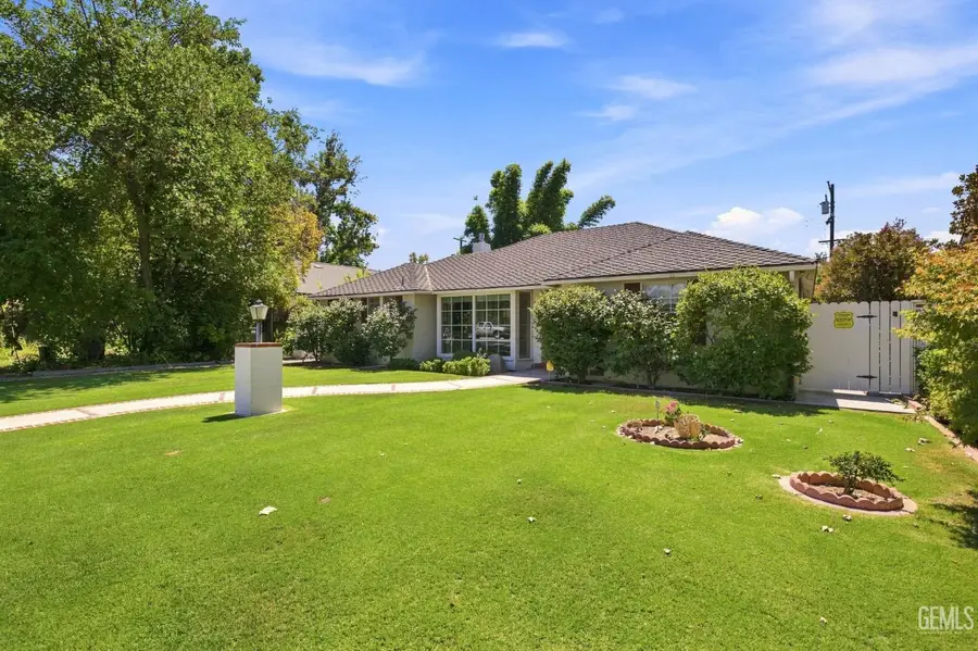 2811 20TH STREET, Bakersfield, CA 93301 - #3