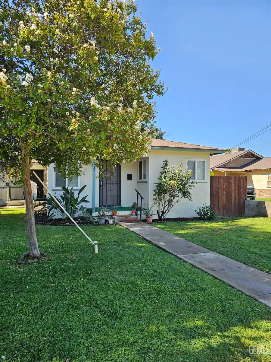 2727 CHESTER LANE, Bakersfield, CA 93304 - #2