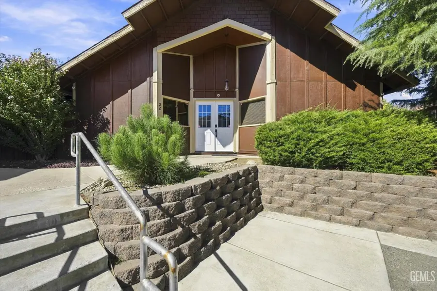 22 VILLAGE LANE, Tehachapi, CA 93561 - #2