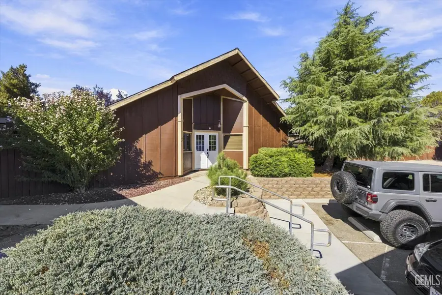 22 VILLAGE LANE, Tehachapi, CA 93561 - #3
