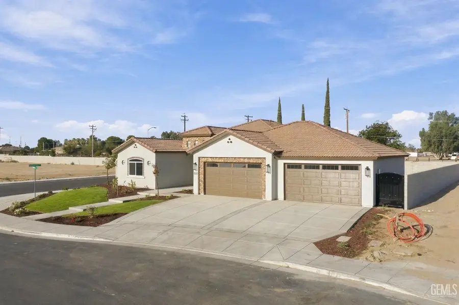 3701 DAYCO WAY, Bakersfield, CA 93314 - #3