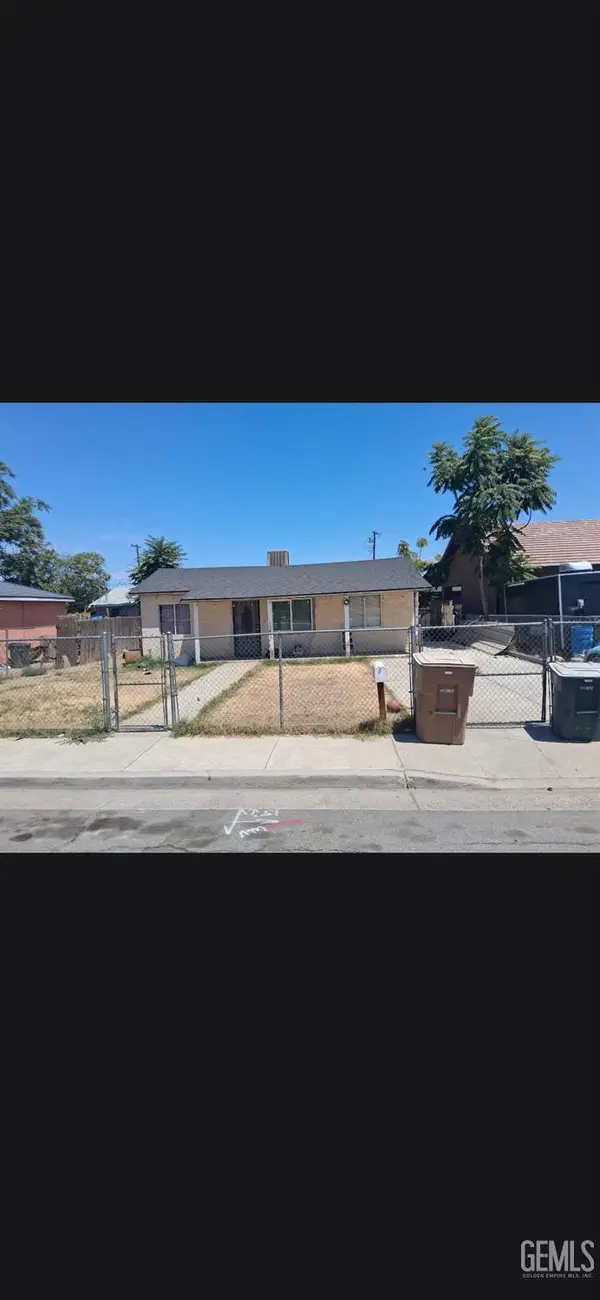 1011 WATTS DRIVE, Bakersfield, CA 93307