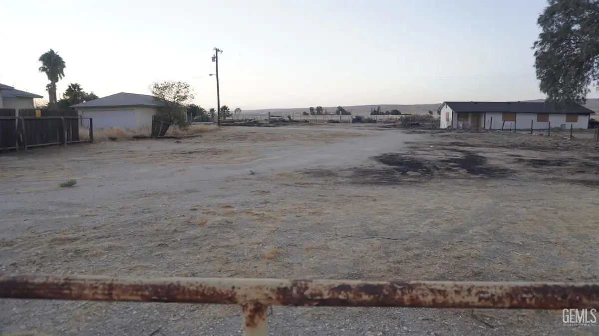 27562 TAFT HIGHWAY, Taft, CA 93268 - #1