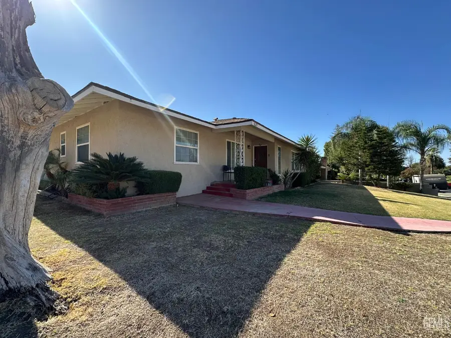 1625 CRESTMONT DRIVE, Bakersfield, CA 93306 - #2