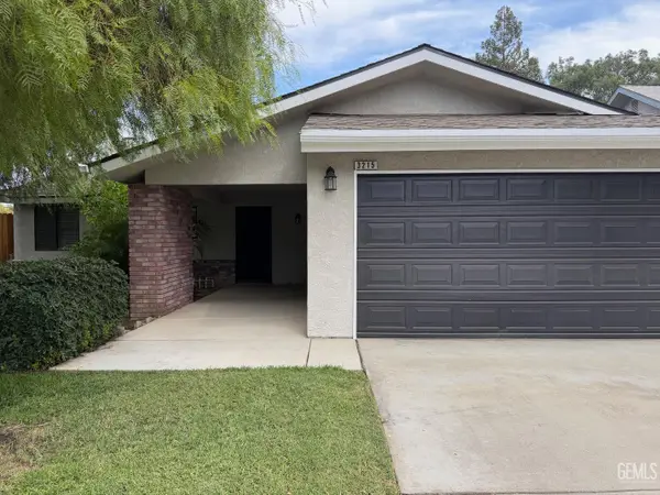3215 MIRAMONTE AVENUE, Clovis, CA 93611