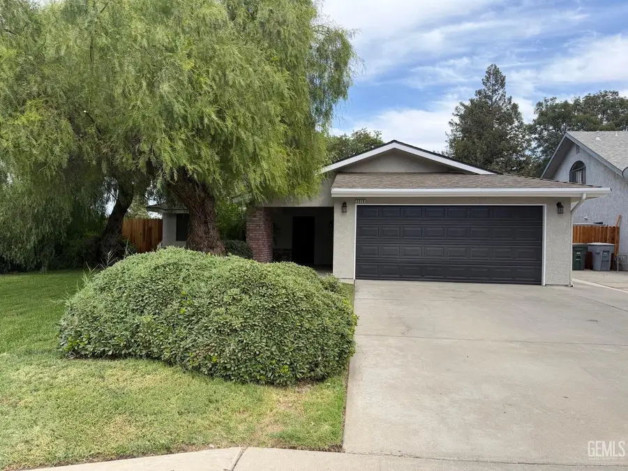 3215 MIRAMONTE AVENUE, Clovis, CA 93611 - #2