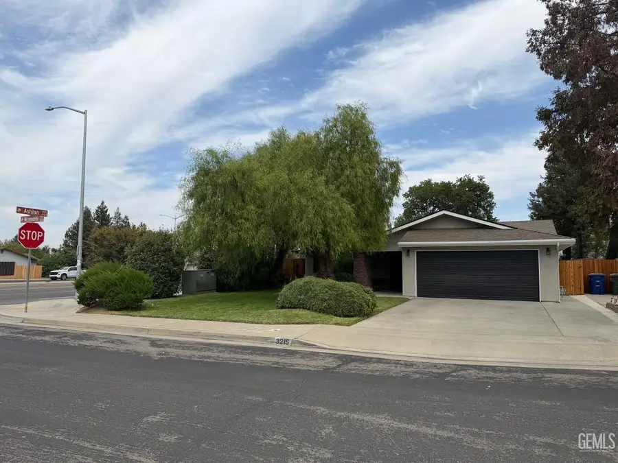 3215 MIRAMONTE AVENUE, Clovis, CA 93611 - #3