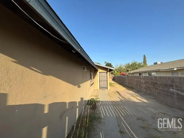 2320 MICHAEL STREET, Bakersfield, CA 93307 - #2