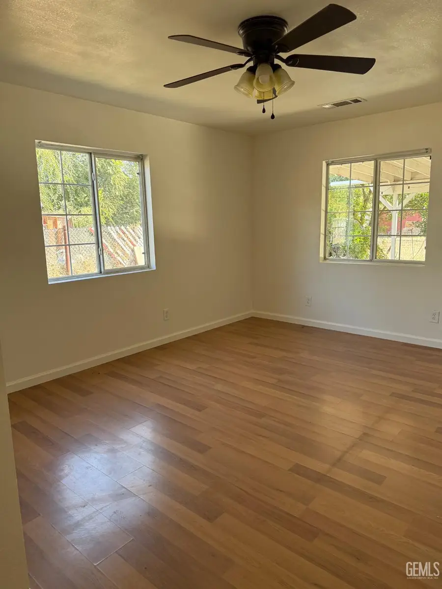 18490 BAYLESS AVENUE, Shafter, CA 93263 - #3