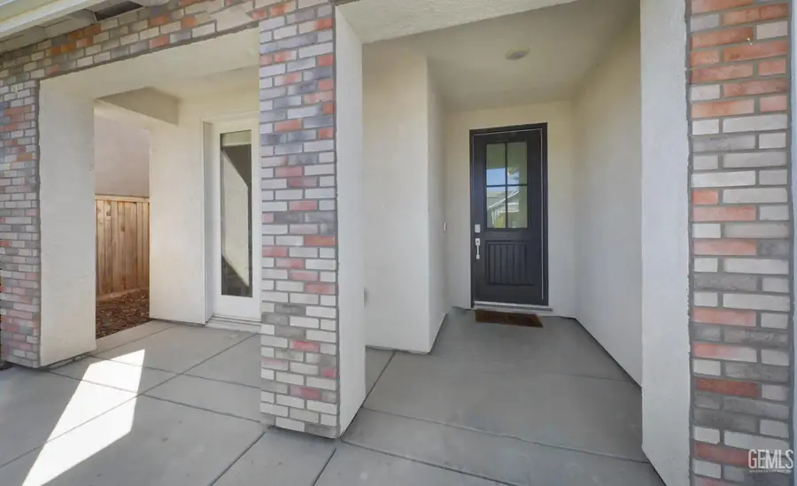 9005 PINE BREEZE LANE, Shafter, CA 93263 - #3