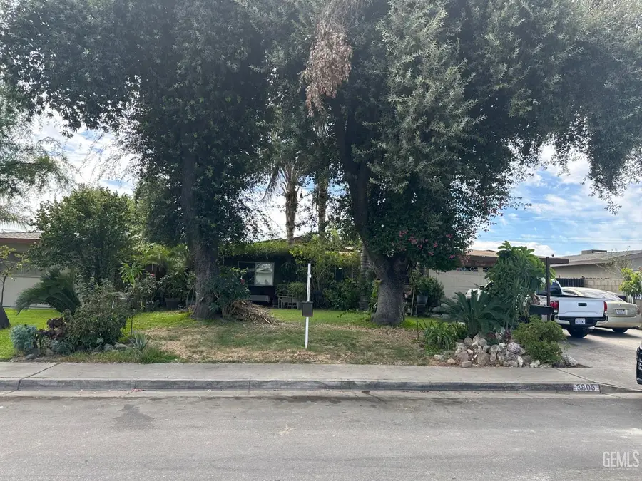 3805 SECHREST AVENUE, Bakersfield, CA 93309 - #3