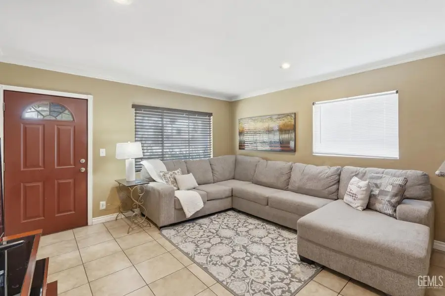 3424 BELLE TERRACE, Bakersfield, CA 93309 - #3