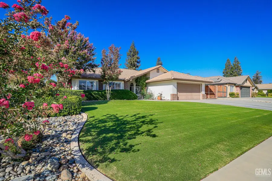 9118 OAK HILLS AVENUE, Bakersfield, CA 93312 - #2