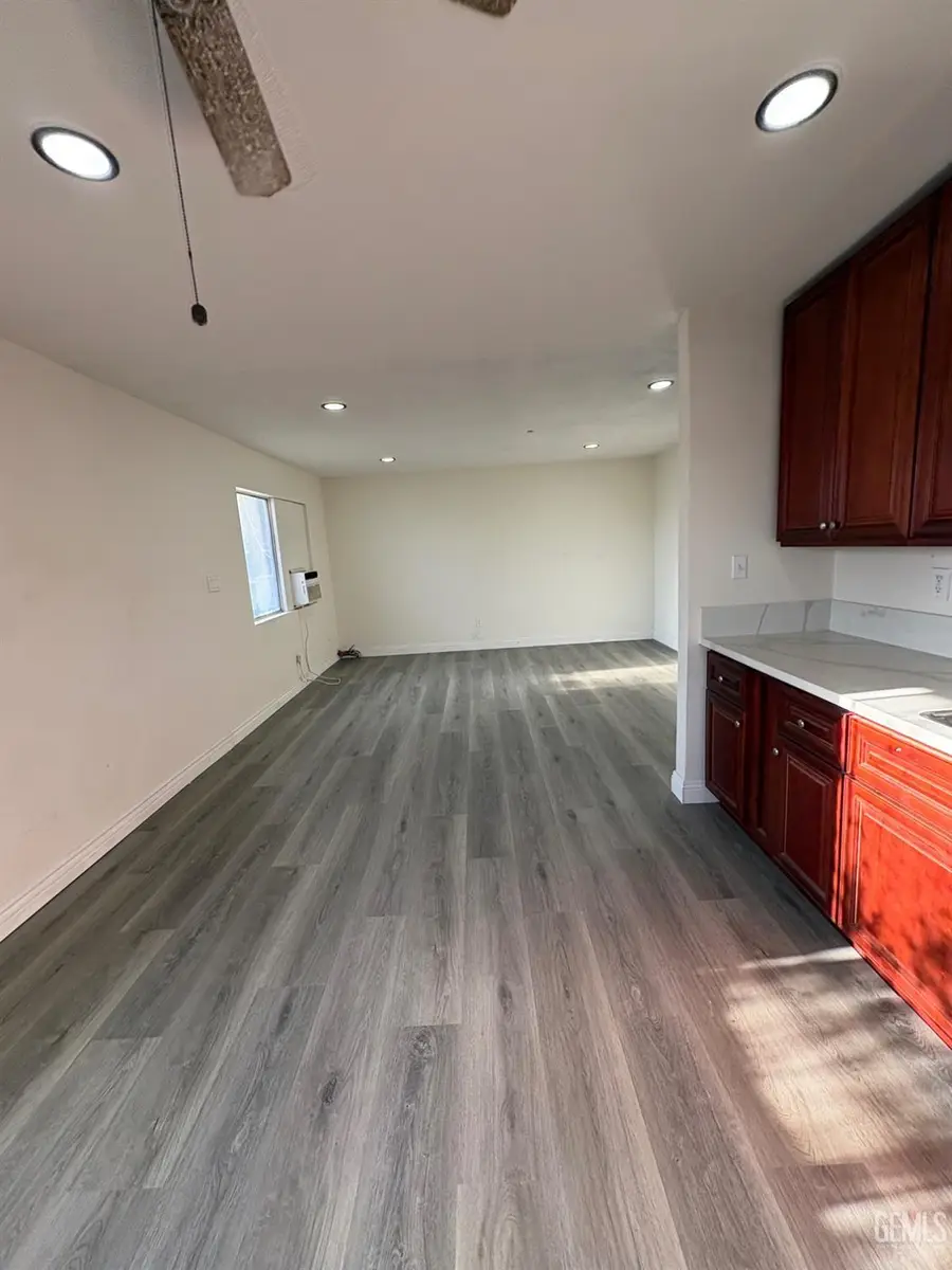 913 JEFFREY STREET, Bakersfield, CA 93305 - #2