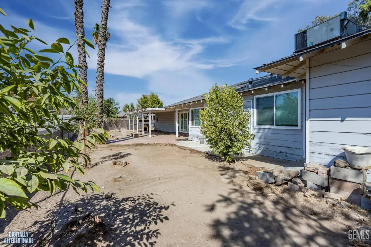 119 CEDAR STREET, Bakersfield, CA 93304 - #1