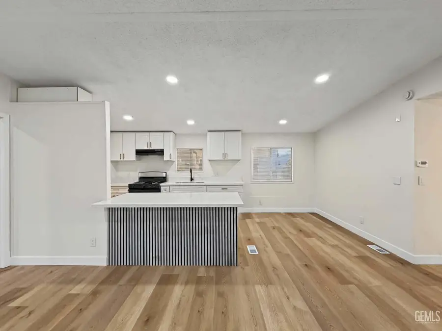 14556 E TEHACHAPI BOULEVARD #30, Tehachapi, CA 93561 - #3