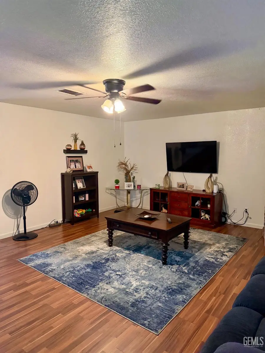 931 E LIST AVENUE, Exeter, CA 93221 - #2