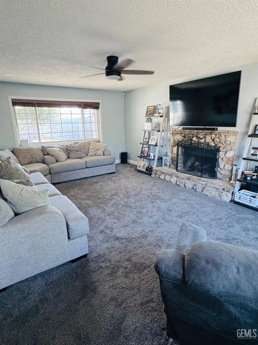 3905 MADRID AVENUE, Bakersfield, CA 93309 - #3