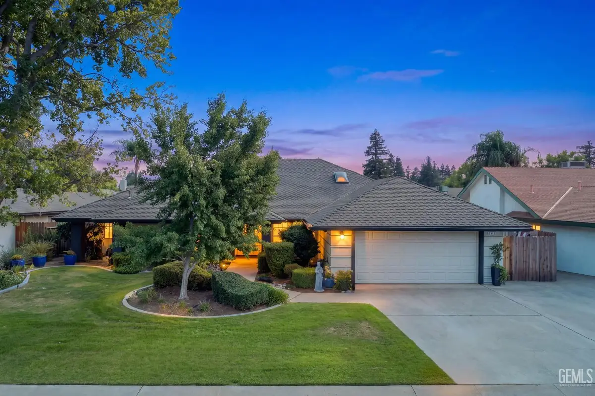 9505 WANDERING OAK DRIVE, Bakersfield, CA 93311 - #1
